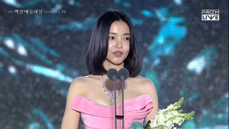 韓國百想獎IU與朴寶劍遭遇失利，《苦盡柑來》無法奪得主要獎項