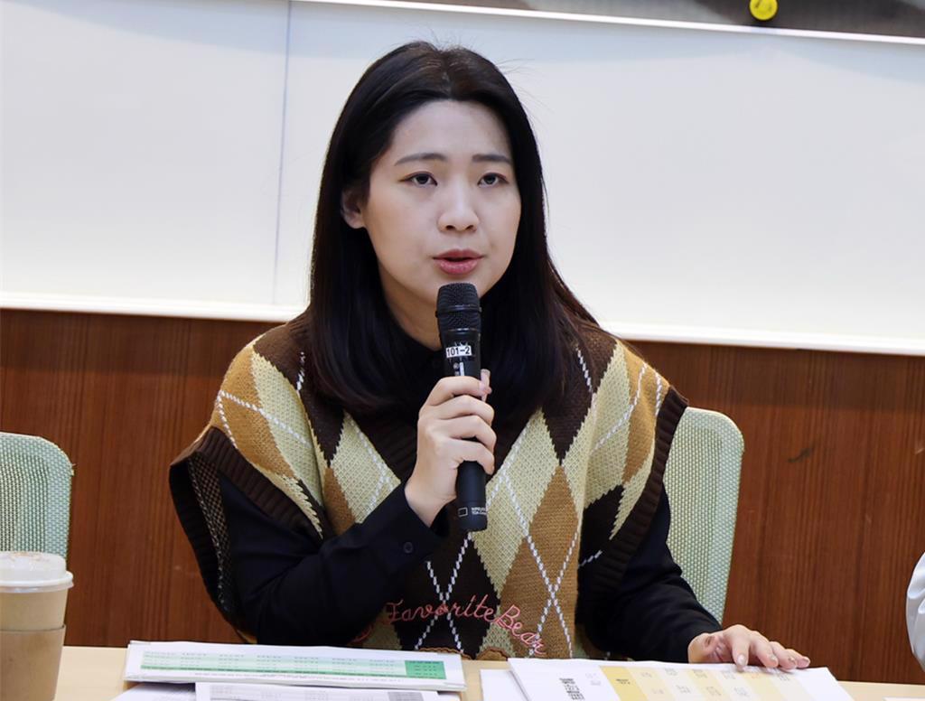 徐巧芯直言罷免團體違法行為：翻民眾信箱引發爭議